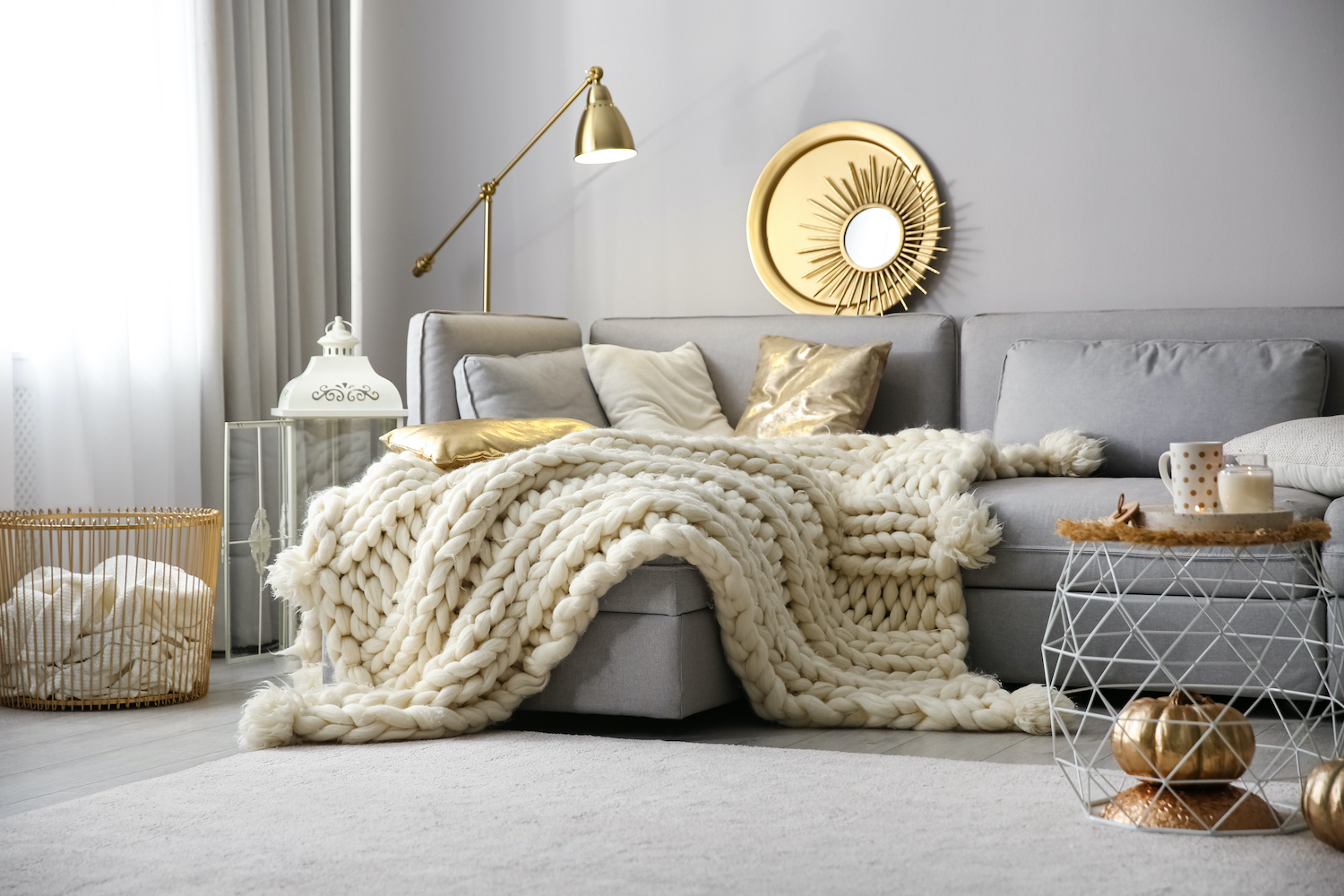 Make your house feel cosy with Cushions on sofa